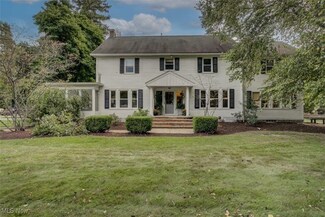 1100 Bell Rd, Chagrin Falls, OH 44022