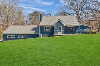 492 Chapel Rd, Aliquippa, PA 15001