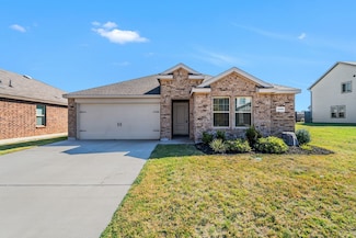 4000 Huntington Dr, Denton, TX 76209