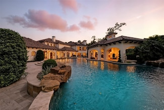 701 W Friar Tuck Ln, Houston, TX 77024