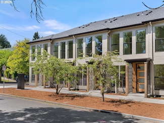 3025 NE Ainsworth St, Portland, OR 97211