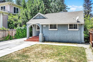 542 2nd St, Woodland, CA 95695