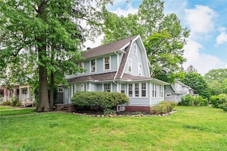 1509 Maple Rd, Cleveland, OH 44121