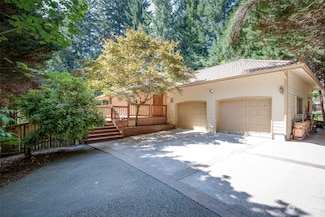 3725 Holiday Dr SE, Olympia, WA 98501