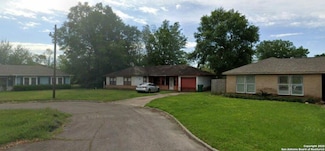 13 Byron Rd, Orange, TX 77630