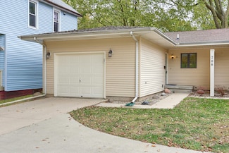 706 S Vine St Unit A, Urbana, IL 61801