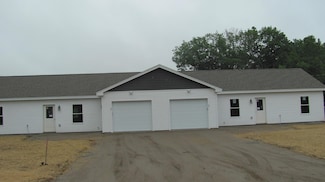 18 A or B Thurlow Dr, Oxford, ME 04270