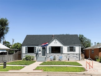 310 N 12th St, Garden City, KS 67846
