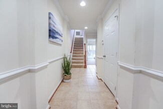 15634 John Diskin Cir, Woodbridge, VA 22191