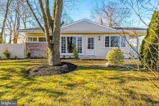 3 Farndale Rd, Somerdale, NJ 08083
