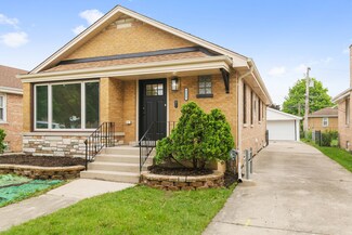 3125 W 101st St, Evergreen Park, IL 60805