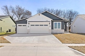 931 Roosevelt St, Polk City, IA 50226