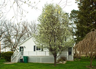 9713 Okeson Rd, Hebron, IL 60034