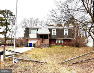 3 Cherokee Dr, Browns Mills, NJ 08015