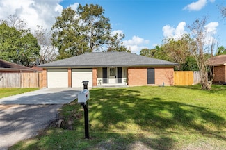 2112 Sierra St, Kemah, TX 77565