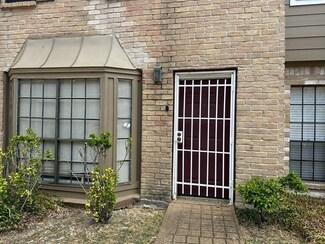 9901 Sharpcrest St Unit H3, Houston, TX 77036
