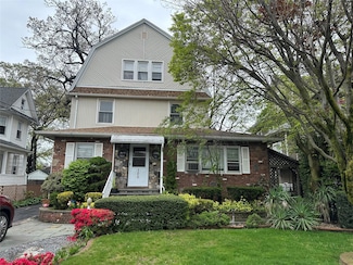 100 Earle Ave Unit 2, Lynbrook, NY 11563