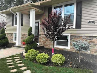 36 Vanderbilt Ave, Saratoga Springs, NY 12866