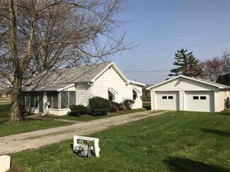 761 W Washington St, Chandler, IN 47610