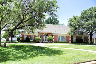 4501 W 2nd St, Plainview, TX 79072