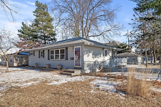 5206 Edgewood Ave N, Minneapolis, MN 55428
