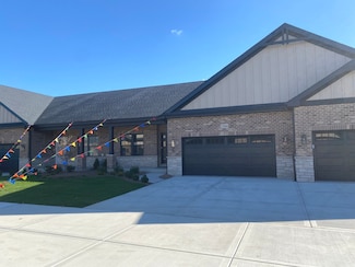 2166 Sky Harbor Dr, New Lenox, IL 60451