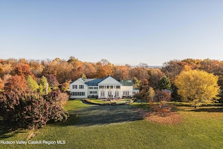 189 Sutherland Rd, Valatie, NY 12184