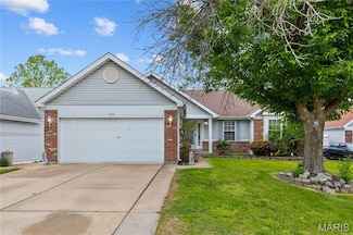 11341 Brierhall Cir, Maryland Heights, MO 63043