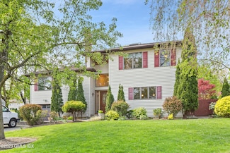 2 Walker Ct, Greenwich, CT 06831