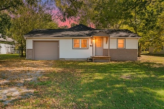 626 N Phelps Ave, Republic, MO 65738