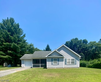 213 Lake Shore S, Montague, NJ 07827