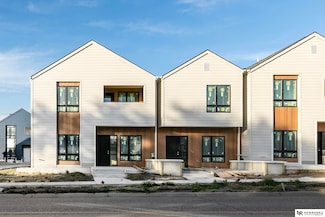 4610 Pioneers Blvd Unit 8, Lincoln, NE 68506