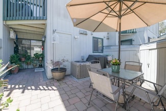 433 Freeway Dr, Napa, CA 94558