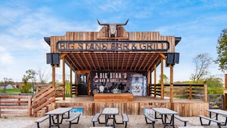 8635 Blackbird Ln, Thornville, OH 43076