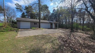 2180 Harwood Rd, Ionia, MI 48846
