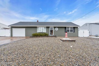 809 Leeward Dr, Forked River, NJ 08731