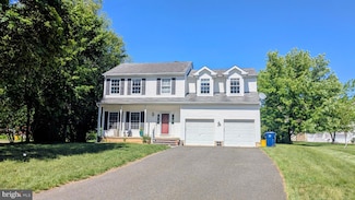 6 Maple Ave, Hightstown, NJ 08520