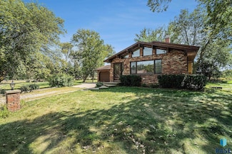 740 S Washington Ave, Madison, SD 57042