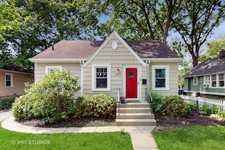 1044 Chestnut St, Deerfield, IL 60015