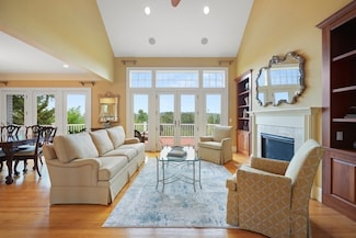 55 Maplecroft Ln Unit 55, Ipswich, MA 01938