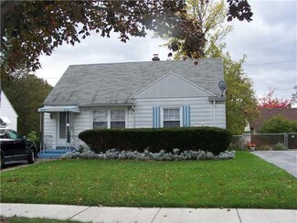 47 Ashwood Dr, Rochester, NY 14609