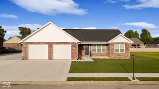 1959 Sophia Ln, Seymour, IN 47274