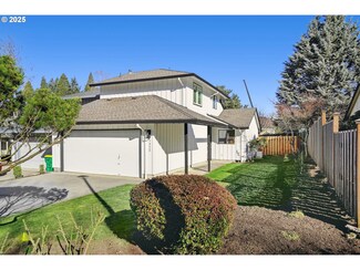 7952 SW Skyhar Dr, Portland, OR 97223