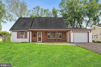 15 Excell Ln, Willingboro, NJ 08046