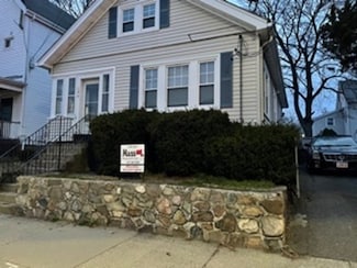 195 Spring St, West Roxbury, MA 02132