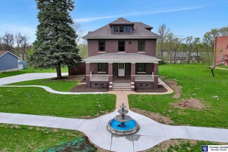 1335 N Locust St, Wahoo, NE 68066