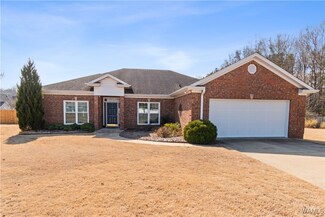 5217 Glenfair Cir, Northport, AL 35475
