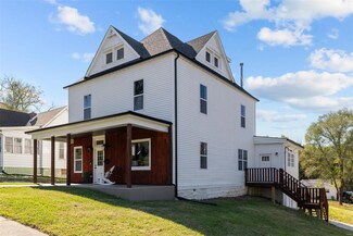 202 S 5th St, de Soto, MO 63020