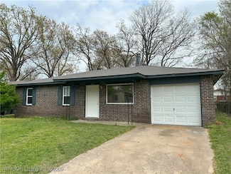 102 Gama Cir, Roland, OK 74954