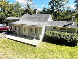 198 Tinkertown Rd, Salt Point, NY 12578